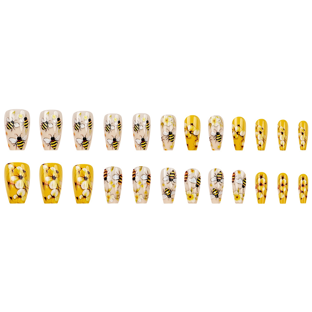 24-piece Long Coffin-shaped Fake Nails With Simple Flower And Bee Designs.Suitable For Nail Art At Parties,dances Or Daily Wear.Long Press The Nails.