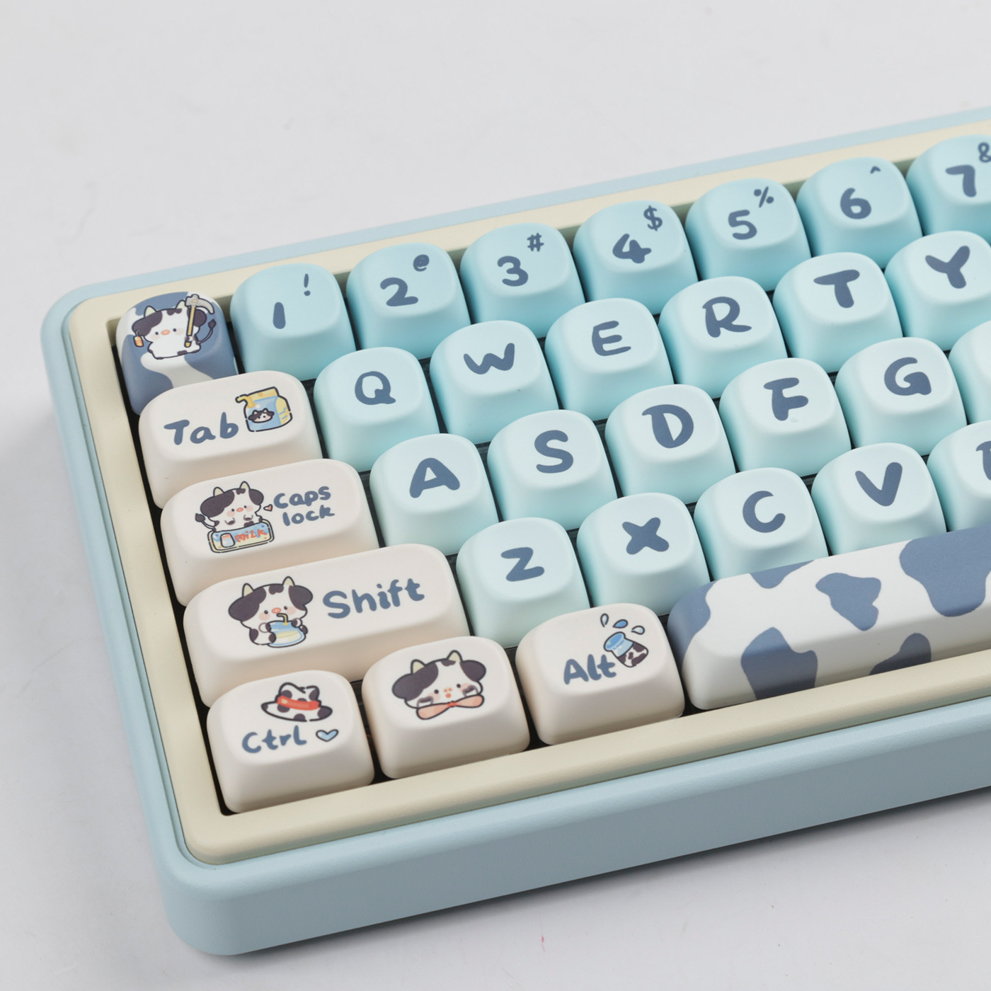 Title 4, MOA Height Square Sublimation Gradient Cow Key Cap