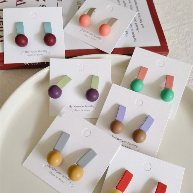 Japanese And Korean Contrasting Color Geometric Ball Stud Earrings