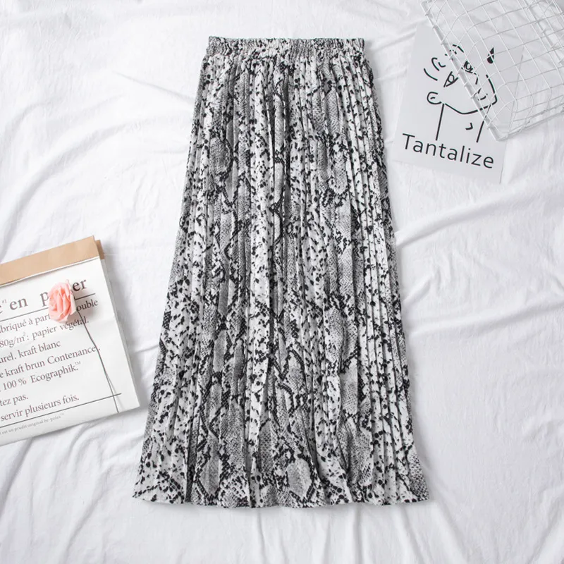 European And American Snake Print Pleated Skirt With High Waist And Slimming - White