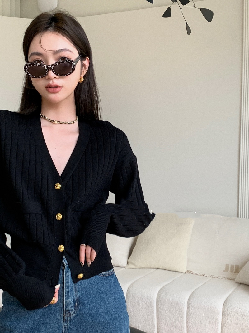 Pit Striped V-neck Knitted Cardigan For Small Outer Wear