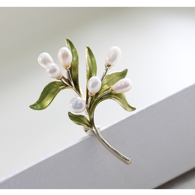 Title 4, Natural Freshwater Pearl Olive Branch Brooch Gr...