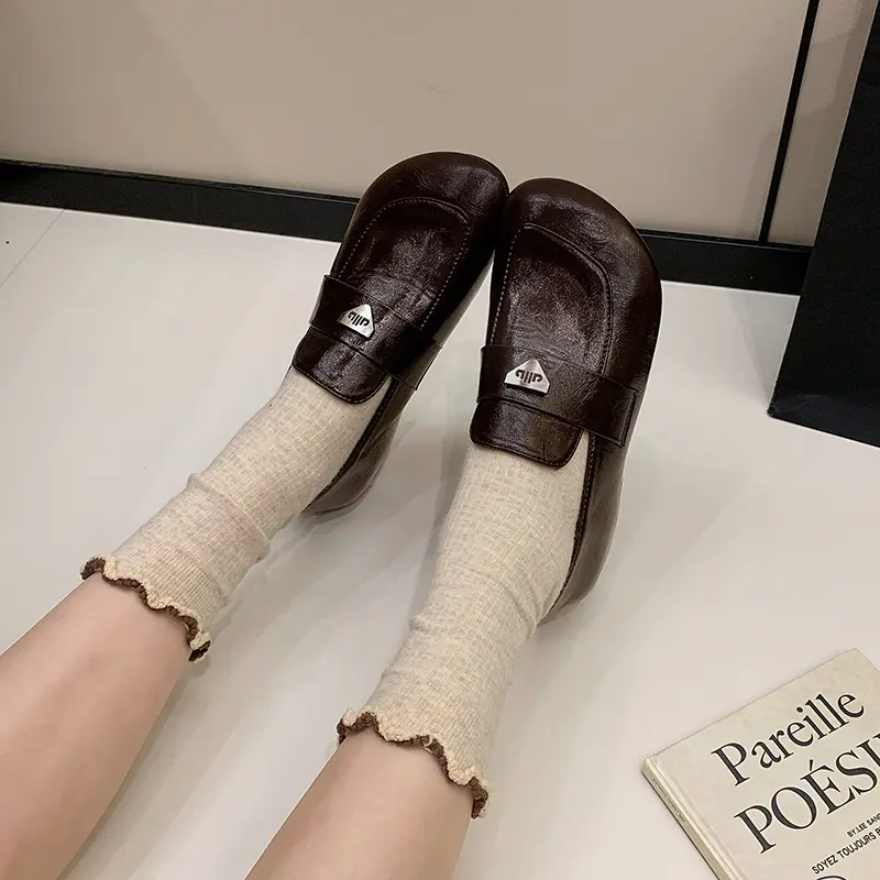 Women Minimalist Metal Badge Leather Loafers, Glossy Patent Strap Design Slip On Flat Shoes Retro Daily Commuter Casual Dress Shoes