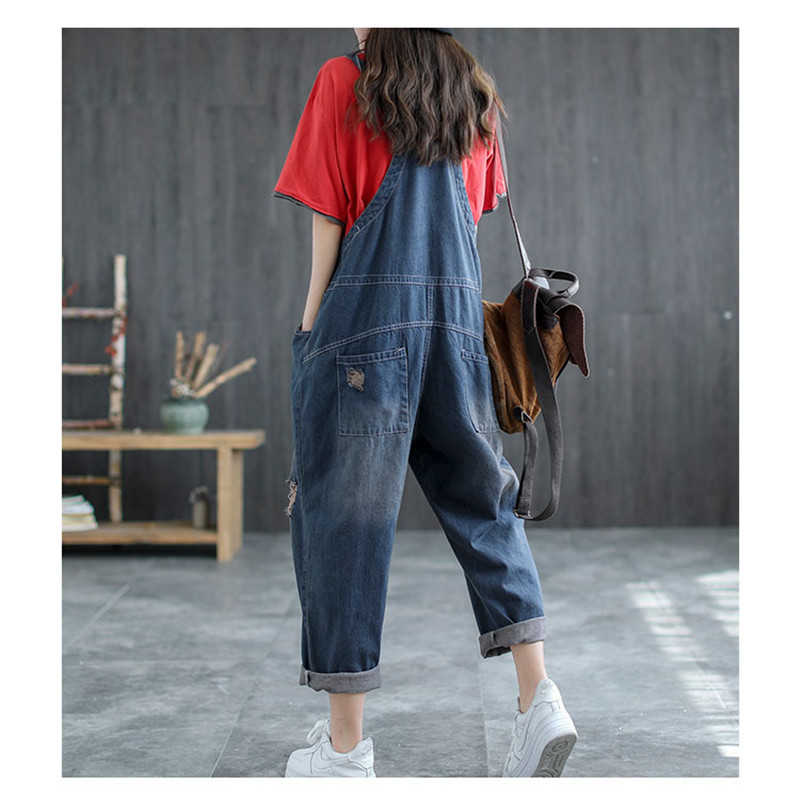 Title 1, Loose-looking Thin Summer Jeans With Ripped Sus...