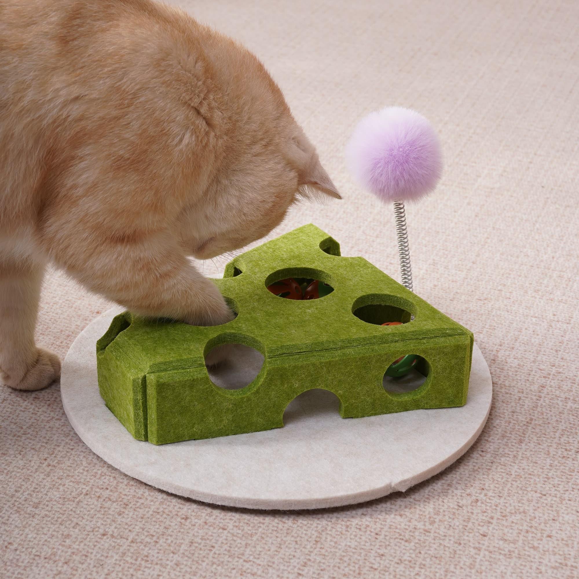 Cat Puzzle Toy With Ball And Spring-loaded Wand Felt Indoor Cat Toy Box Suction Cup Base Treat Puzzle Helps Cats Play Independently And Improves Their Intelligence.