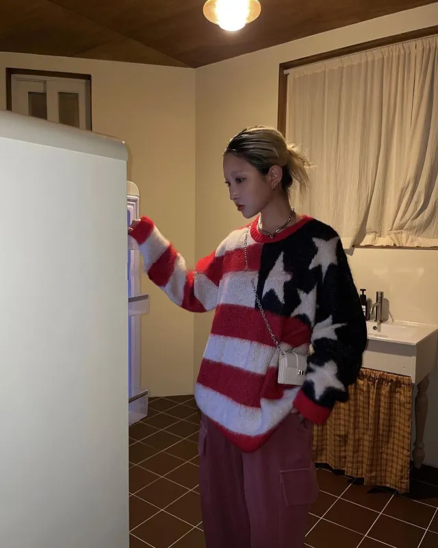 American Vintage Street Fashion Star Stripe Spliced Round Neck Loose Sweater Red Blue - Shop at LoveMi