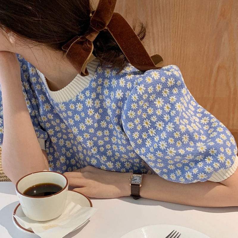 Small Daisy Color Matching Loose Round Neck Pullover Puff Sleeves