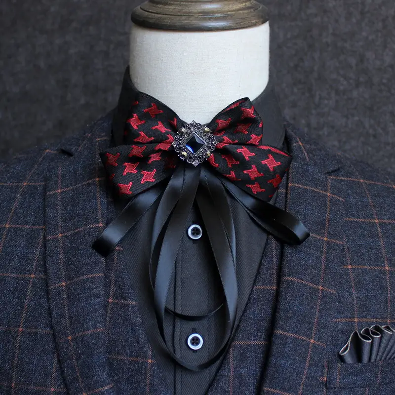 British Exaggerated Men's Collar Flower Shape