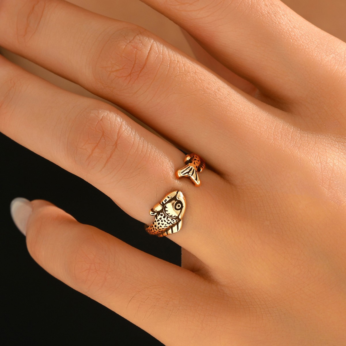 Vintage European American Women Finger Ring, Geometric Carp Pattern Adjustable Open Index Finger Ring, Premium Versatile Couple Matching Wrist Jewelry