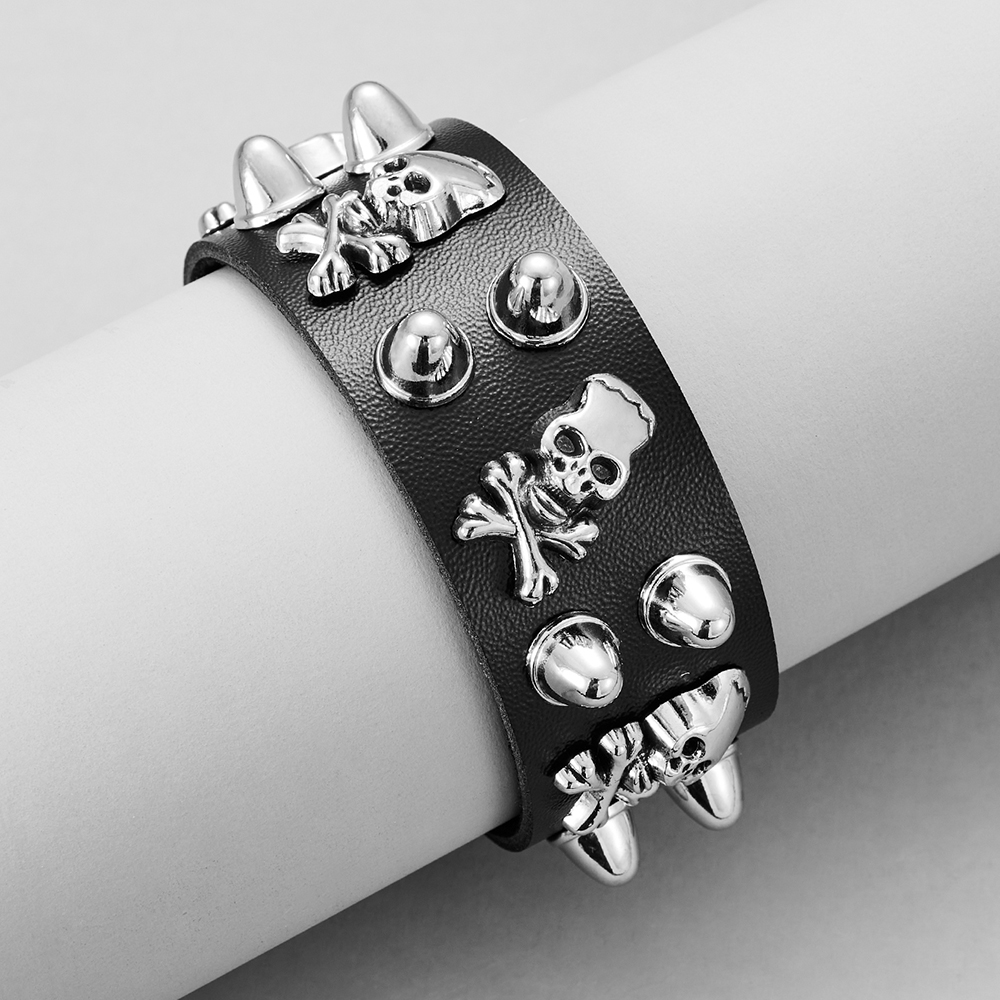 Title 4, Bracelet gothique en cuir avec rivets ronds, tê...