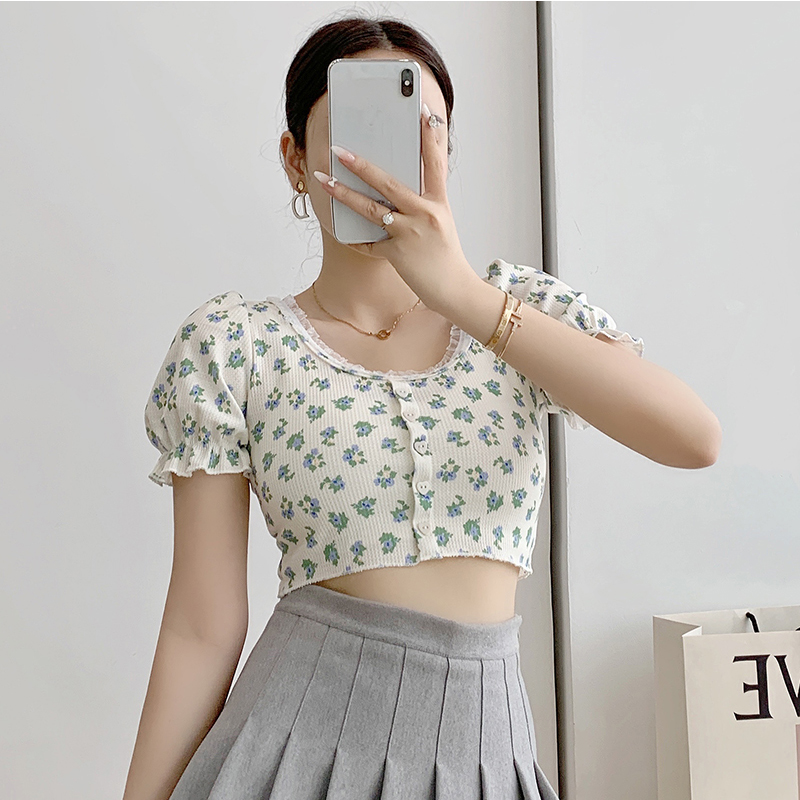 Title 5, Retro Short Floral Puff Sleeve T-shirt Women