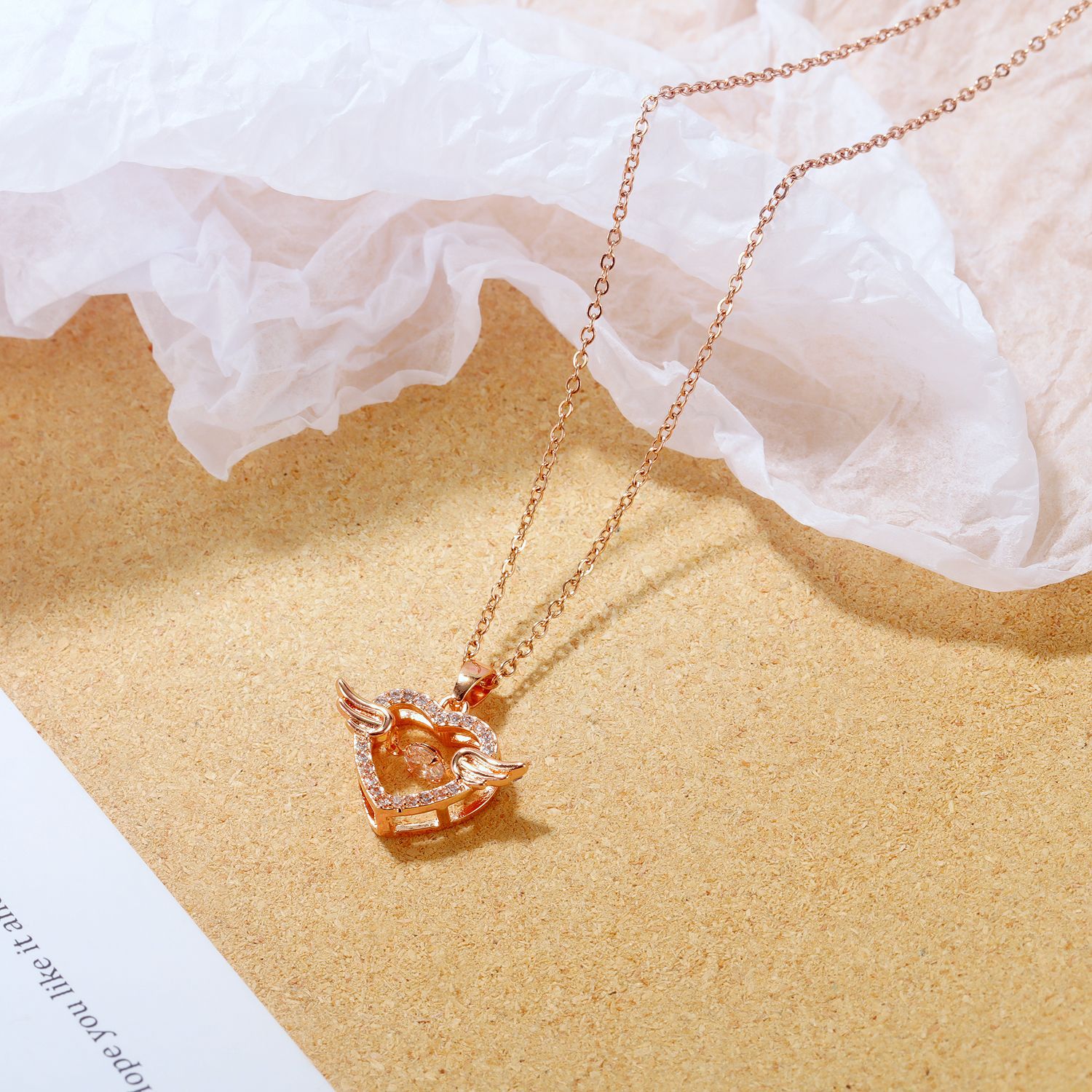 Heart-Shaped Angel Wings Zircon Pendant