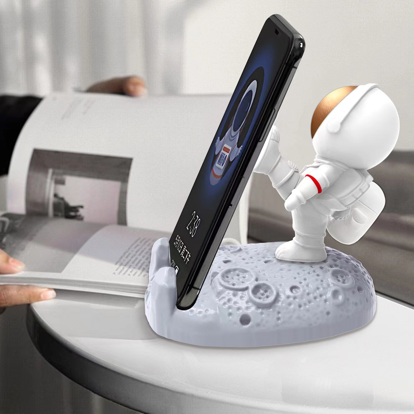 Cartoon Violent Bear Mobile Phone Stand Creative Decoration - Image 6
