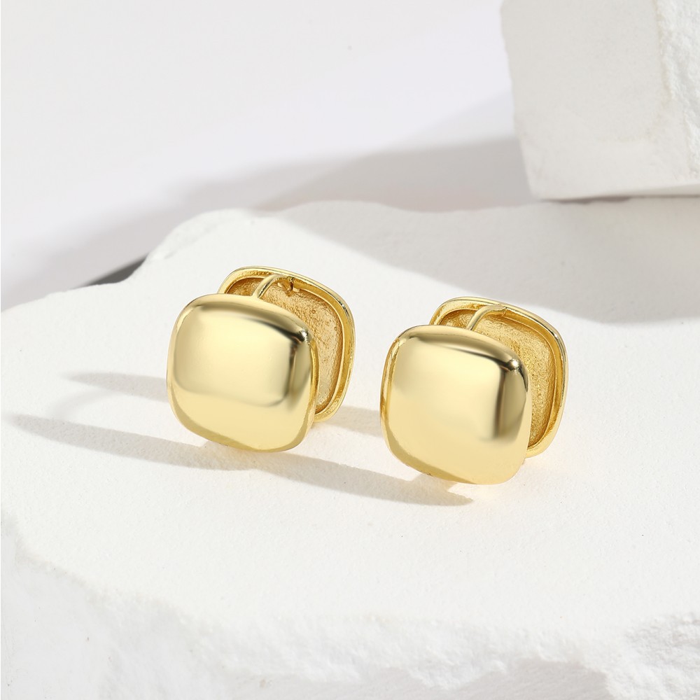 Europe And The United States Wind Tide Copper Colour-retaining Electroplating Hollow Glossy Earrings Female Ornaments Round Half Empty Stars Plain Circle Earrings Buckle