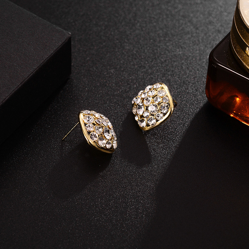 European And American Earrings Fashion Simple Female Diamond Stud Earrings