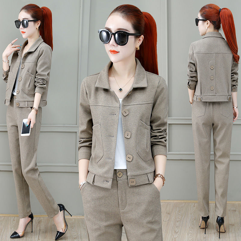 The Celebrity Xiaoxiangfeng Reduces The Age And Shows The High Western Style Two-piece Set