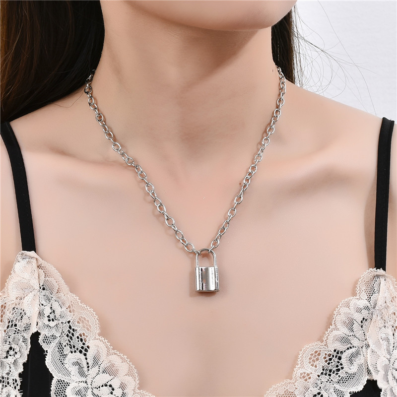 Personality Creative Metal Cold Wind Sweater Chain
