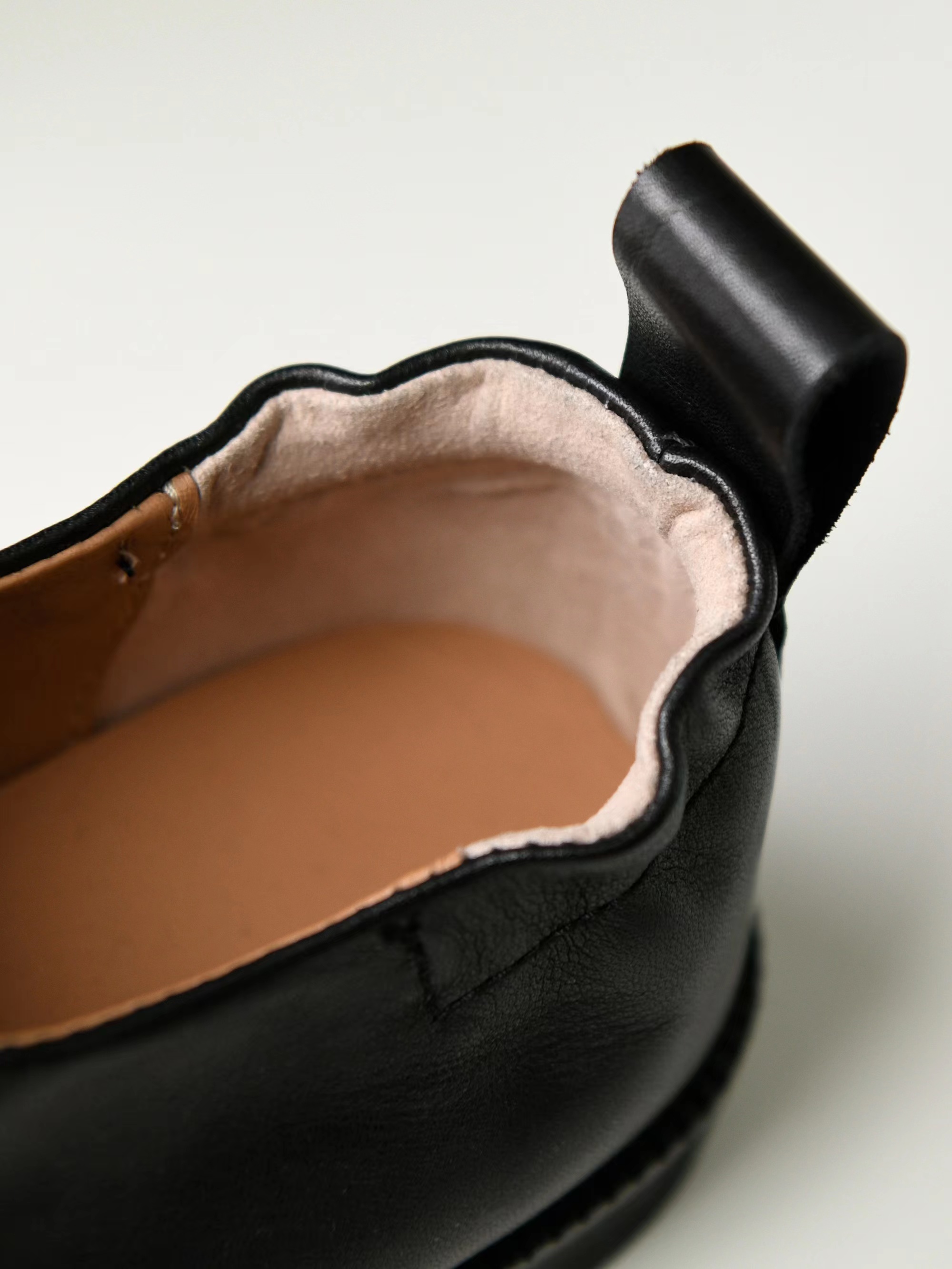 Women's Flat Bottom Fashion Pig's Feet Shoes