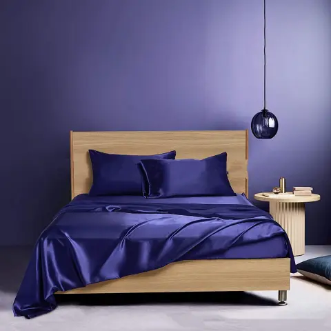 Four-piece Set of Silk Bedding Sheets and Fitted