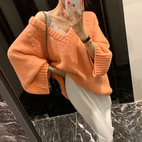 V-neck Knitted Sweater With Thick Needles In The Length