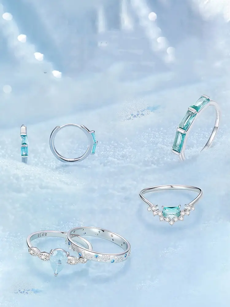 Platinum-plated Rectangular Green Zirconium Romantic Luxury Ring