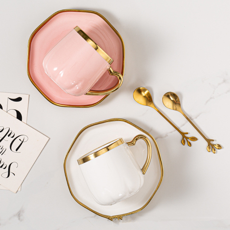 Керамическая кофейная чашка послеобеденного чая