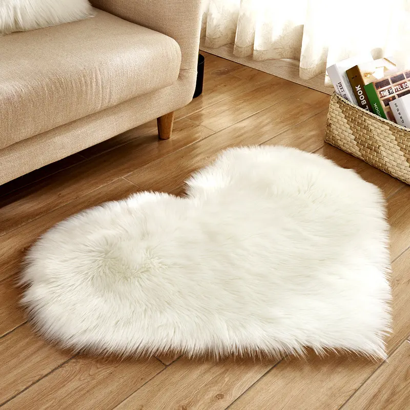 Multifunctional Plush Heart-shaped Carpet for Home Decoration