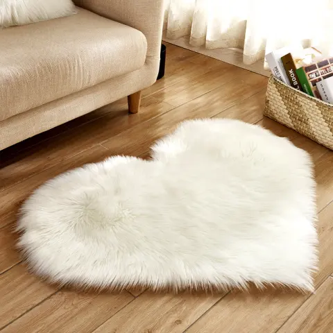 Multifunctional Plush Heart-shaped Carpet for Home Decoration