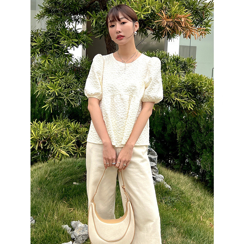 Women's Temperament Puff Sleeve Age Reduction T-shirt Top