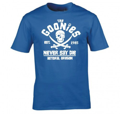 Title 6, Casual T-shirt met korte mouwen en "Goonies" op...