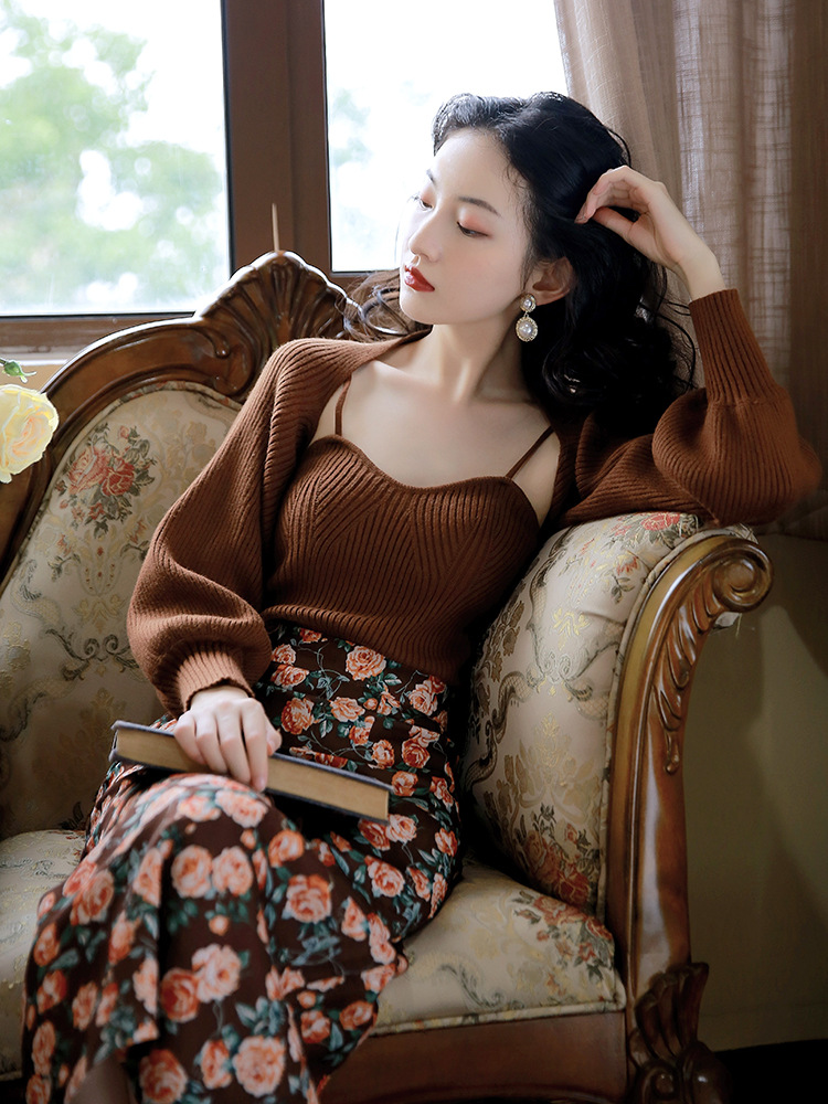 Shawl Top With Printed Skirt Two-piece Suit Temperament