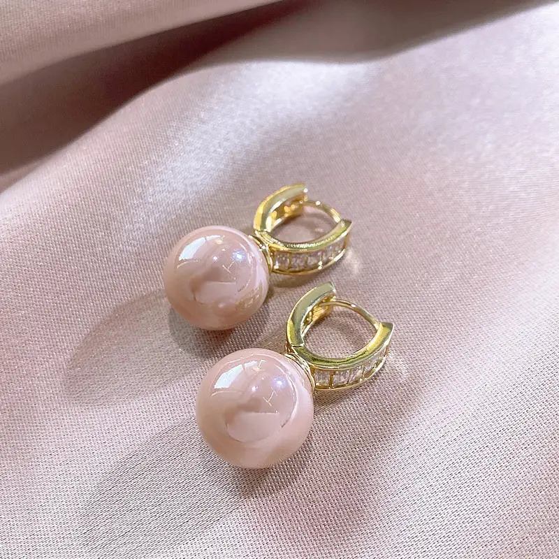 New Women's Special-interest Design U-shaped Pearl Earrings