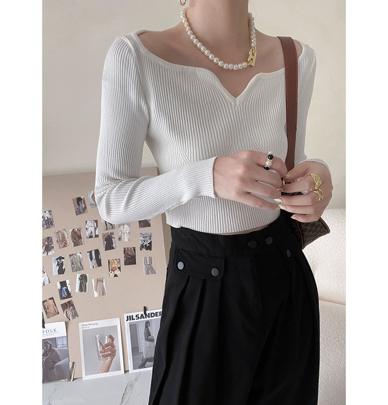 Title 4, Fashion Show Collarbone Slim Bottoming Shirt