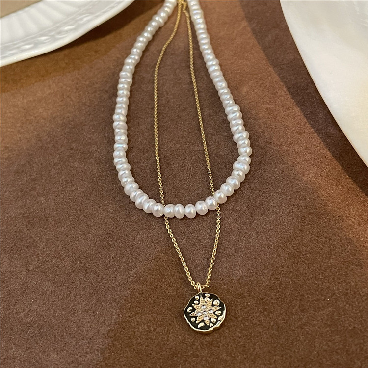 French Simple And Gentle Necklace Vintage Light Luxury Hong Kong Style Accessories