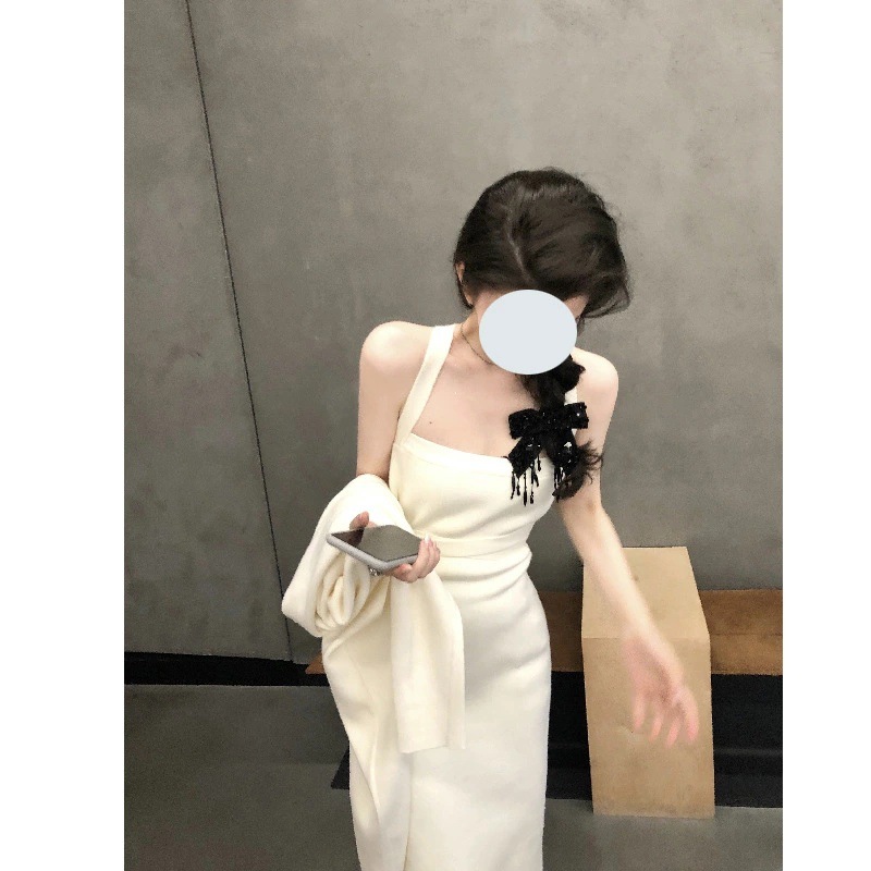 Women's Two-piece Slim Knitted Dress With Hips