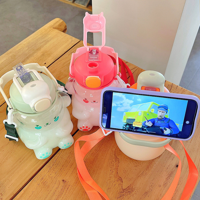 Large Capacity Cartoon Hug Rabbit Plastic Cup Portable