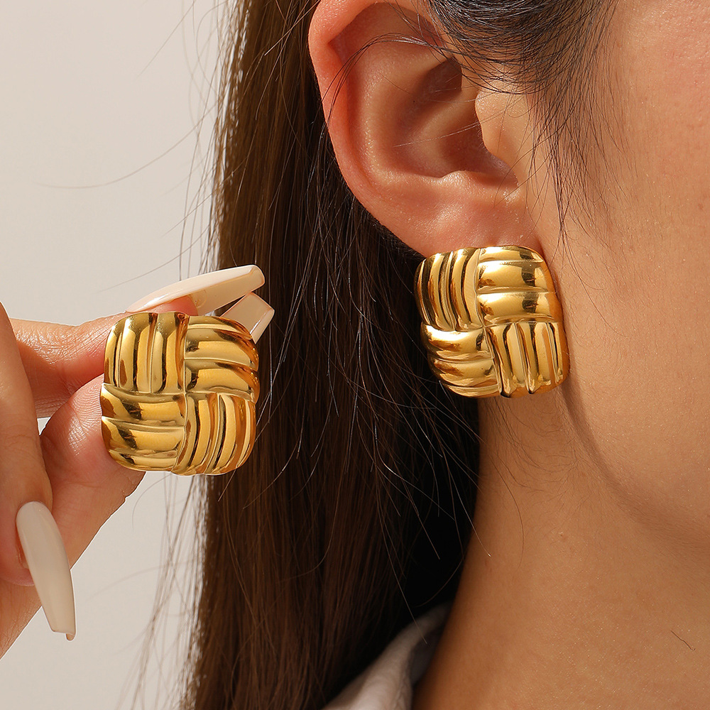 Geometric Titanium Steel Heart Stud Earrings European American Exaggerated Luxury Ear Jewelry