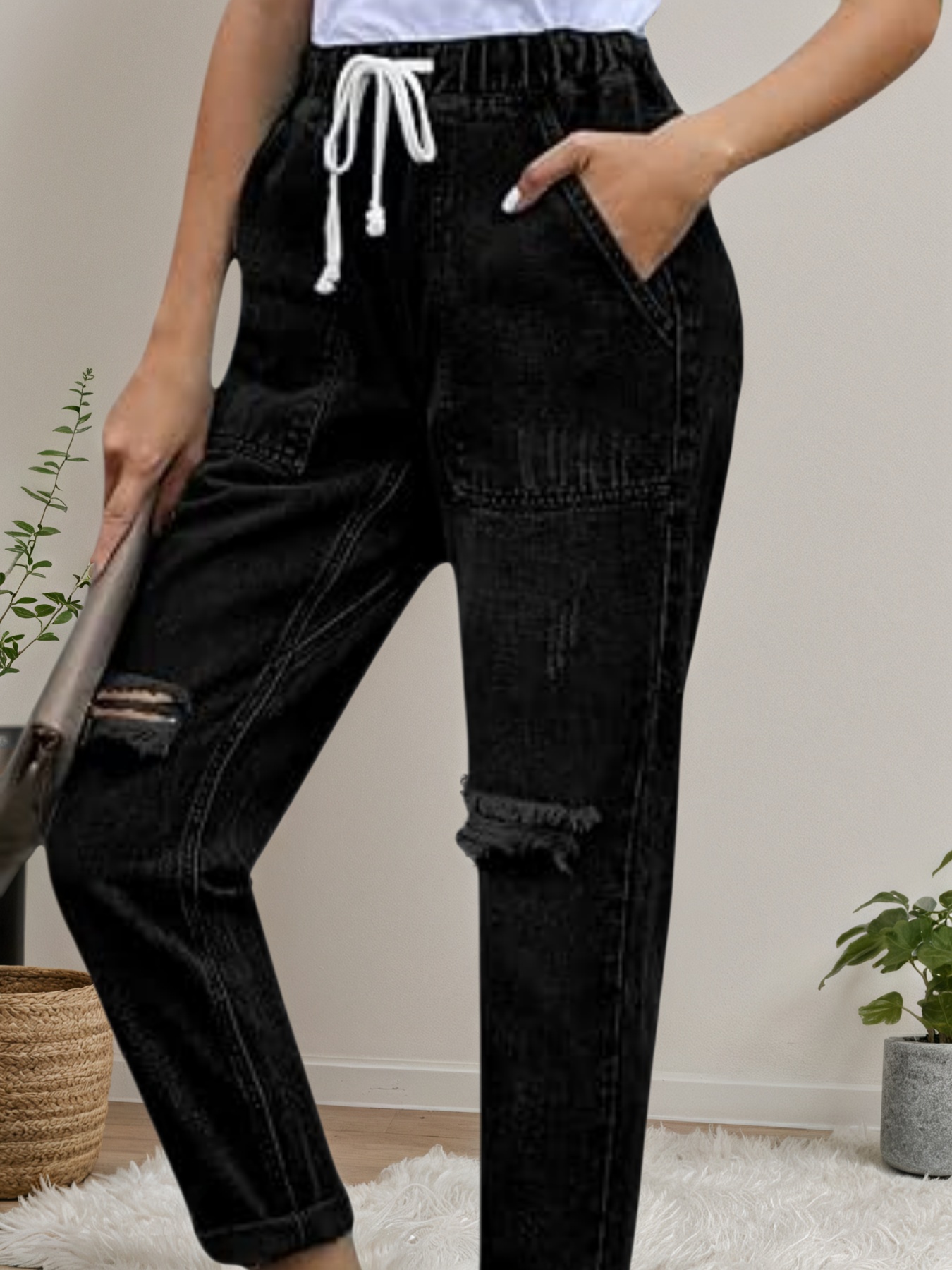 Women’s Distressed Stretch Jeans