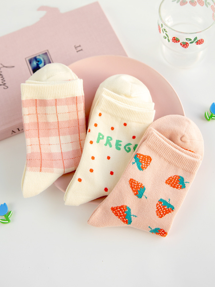 Title 5, Net red personality strawberry cotton socks