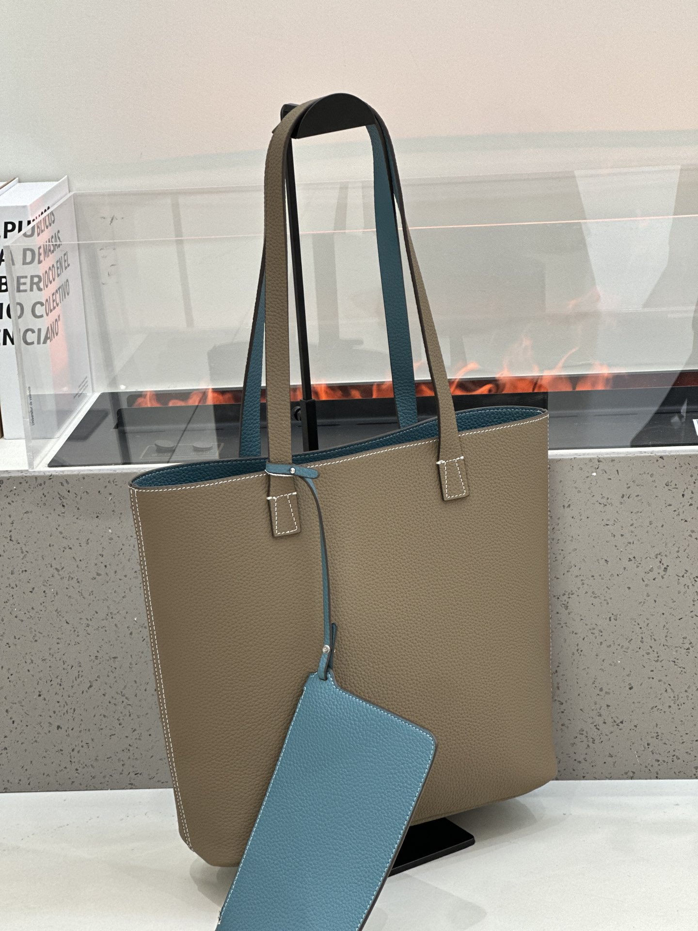 2026 New Korean Style Double-Sided Shoulder Bag TC Top Layer Cowhide Bucket Bag Large Capacity Open-Top Underarm Bag 6