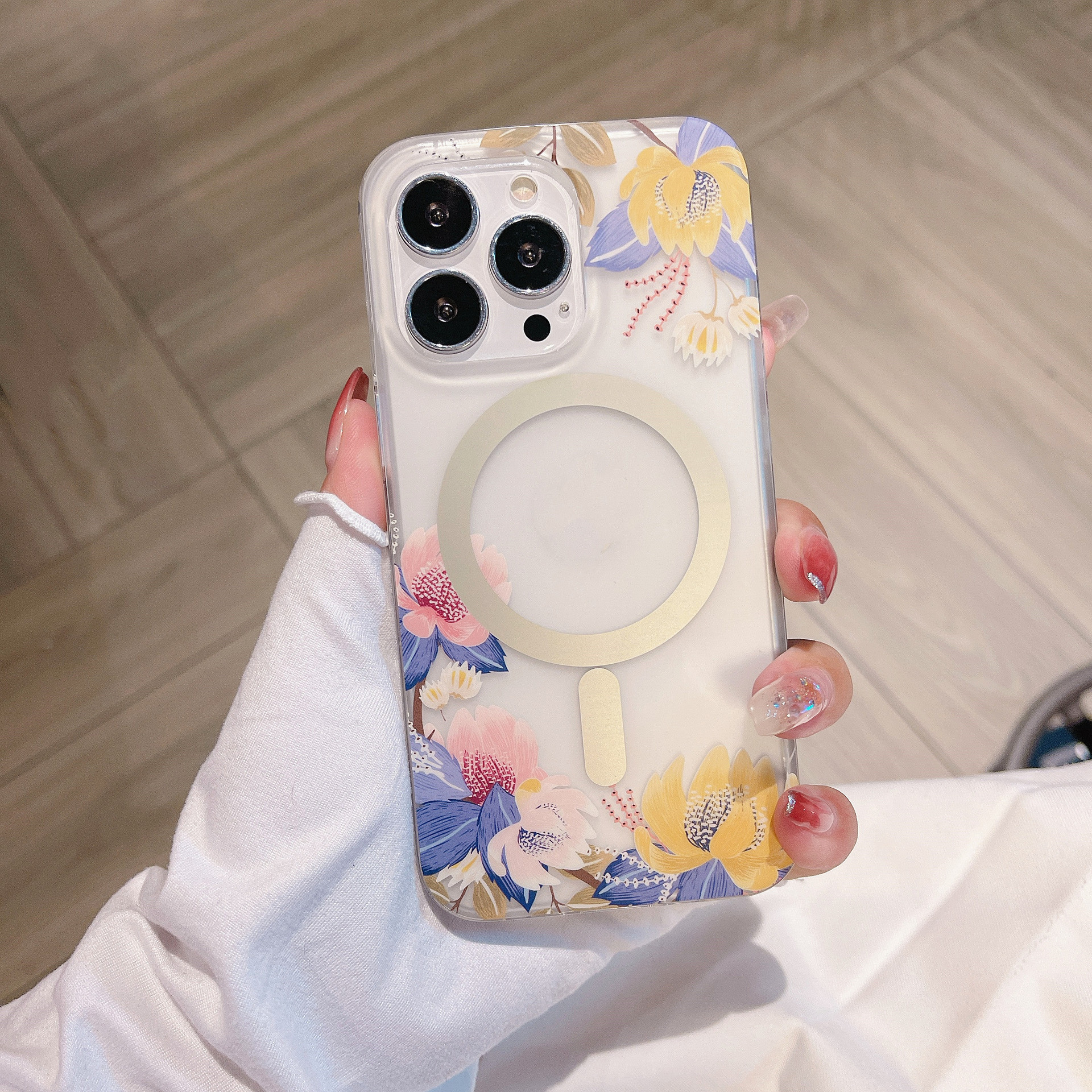 Magnetic Suction Clear Frosted Flower Phone Case - Image 5