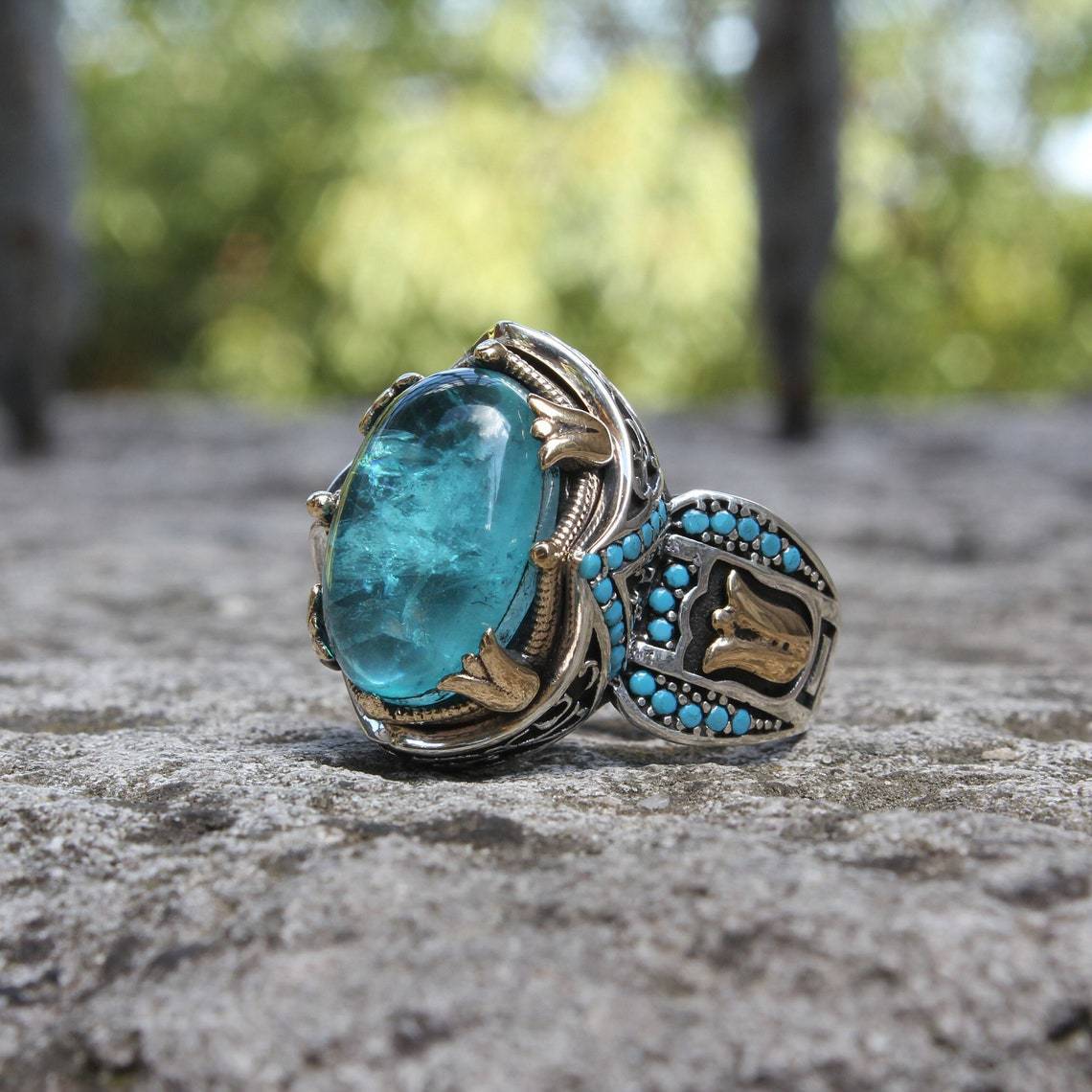 Title 2, Carved Blue Gemstone Ring in Two Colors – Ein s...