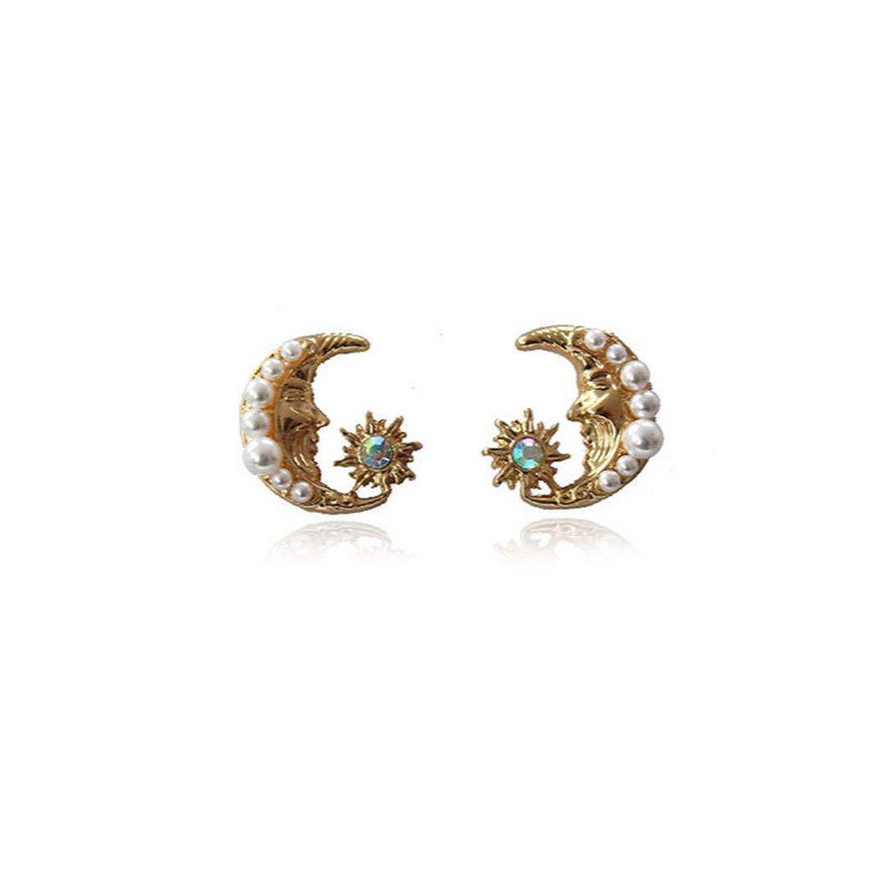 Korean Retro Net Celebrity Wild Temperament Moon Earrings