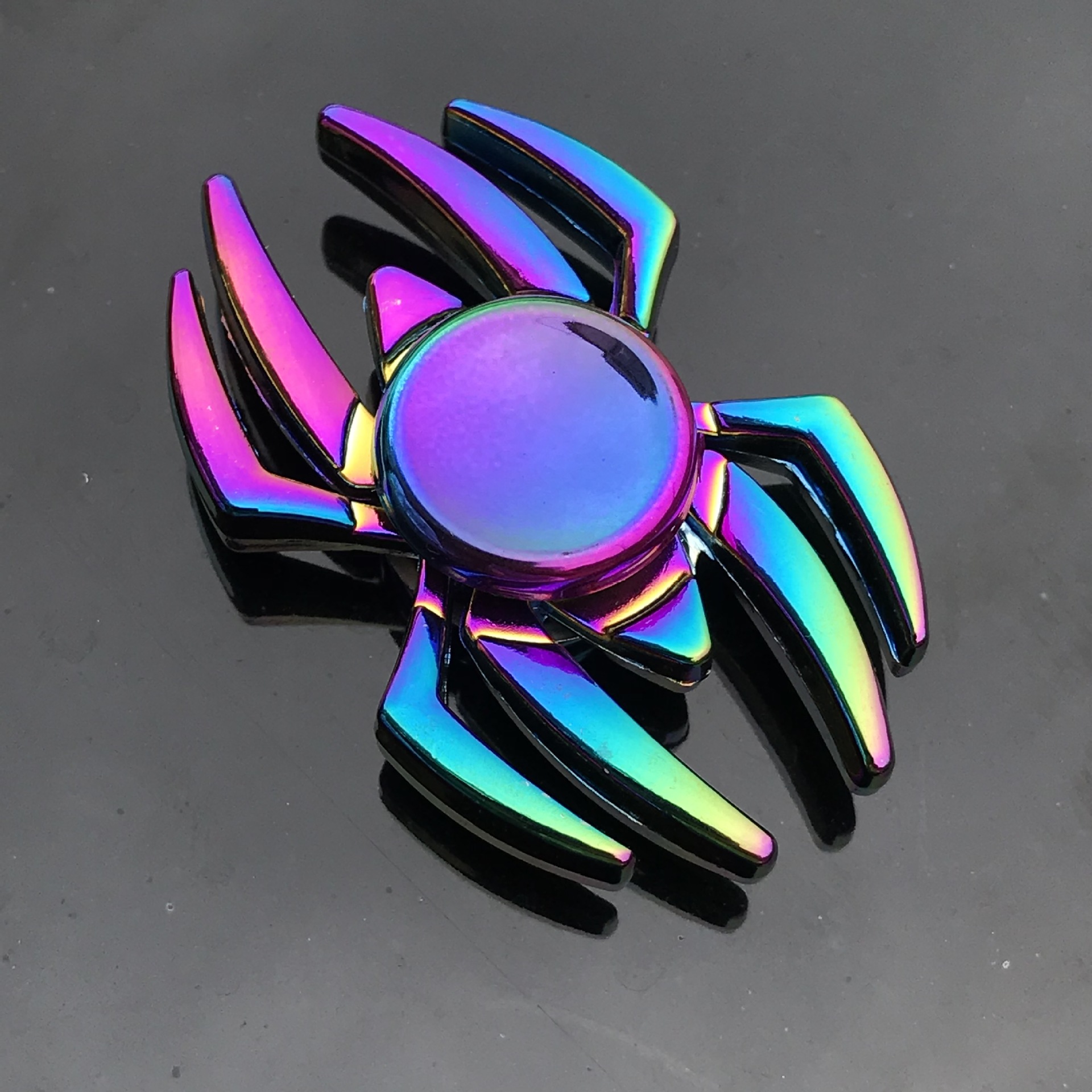 High-speed spinning metal fidget spinner decompression toy.