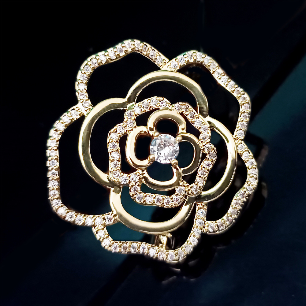 Title 5, High-grade Rose Hollow Brooch Exquisite Female