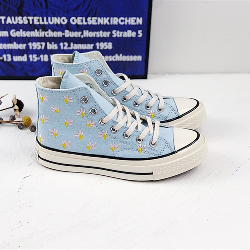 Milk blue flower high top