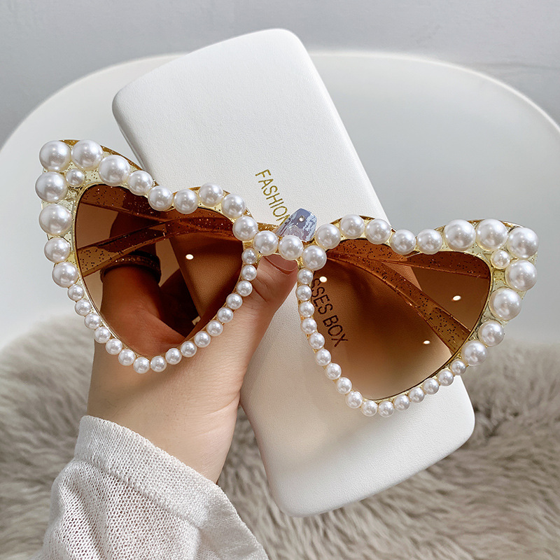 Title 4, Big Frame Heart-shaped Pearl Sunglasses