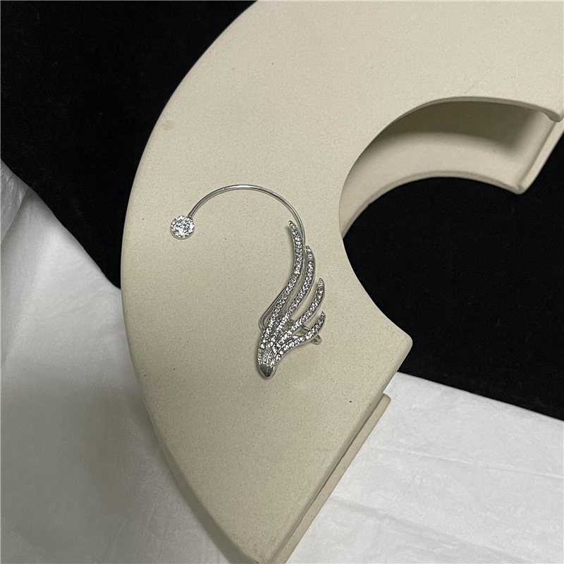 Cold Wind Fashion Personality Flashing Diamond Wing Ear Bone Clip