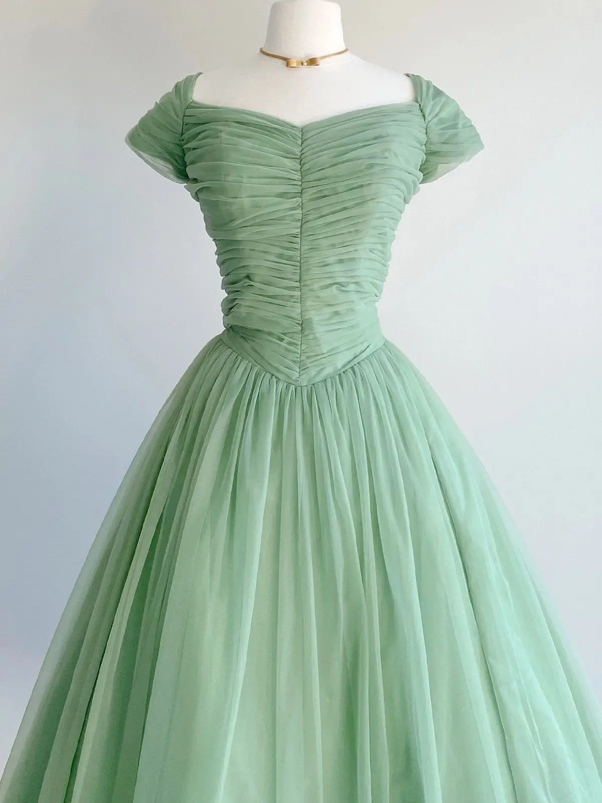 Green Pleating Tulle Banquet Dress