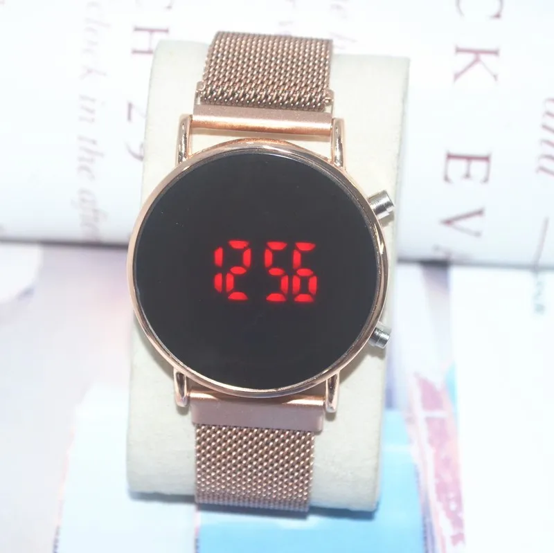 Simple Leisure LED Luminous Magnet Watch